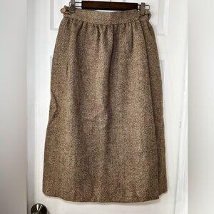 Salvatore Ferragamo Vintage  Elegant Tan‎ Women's Skirt 100% Wool Size Medium